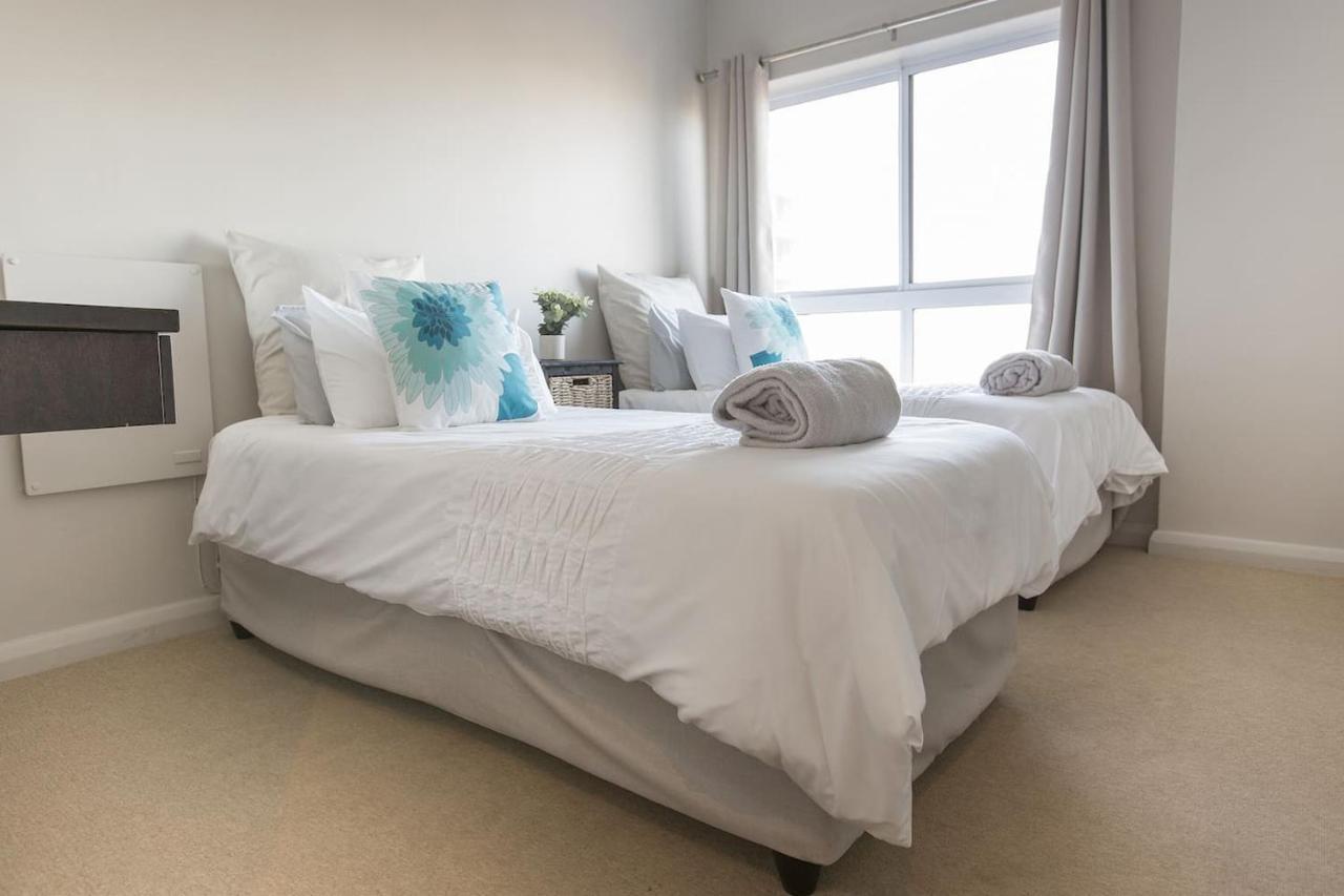 2 Bedroom Apartment With Breathtaking Views! Cape Town Exterior photo